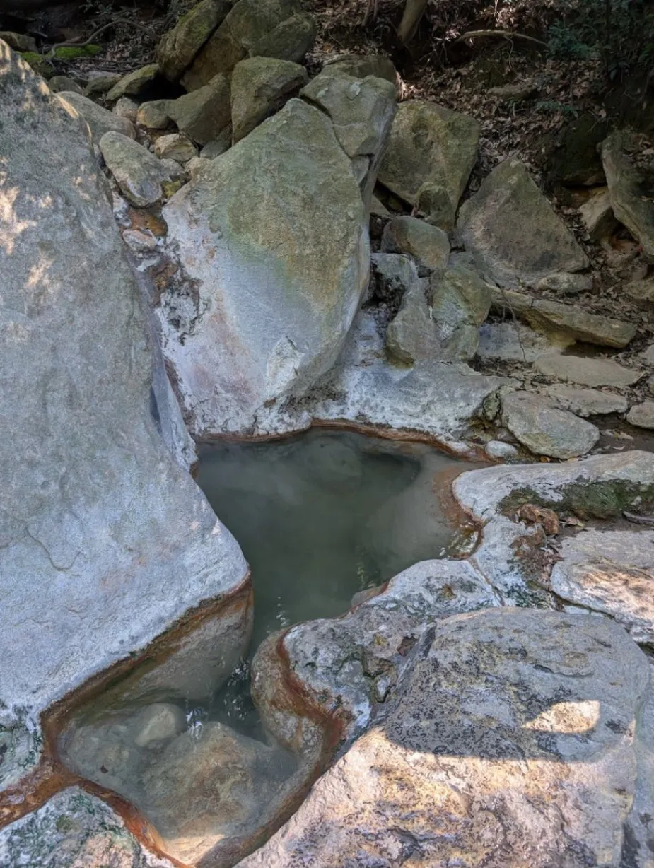 霧島温泉最古の岩風呂 目の湯 | 鹿児島県秘湯マップ 日本全国の秘湯・温泉をご紹介！